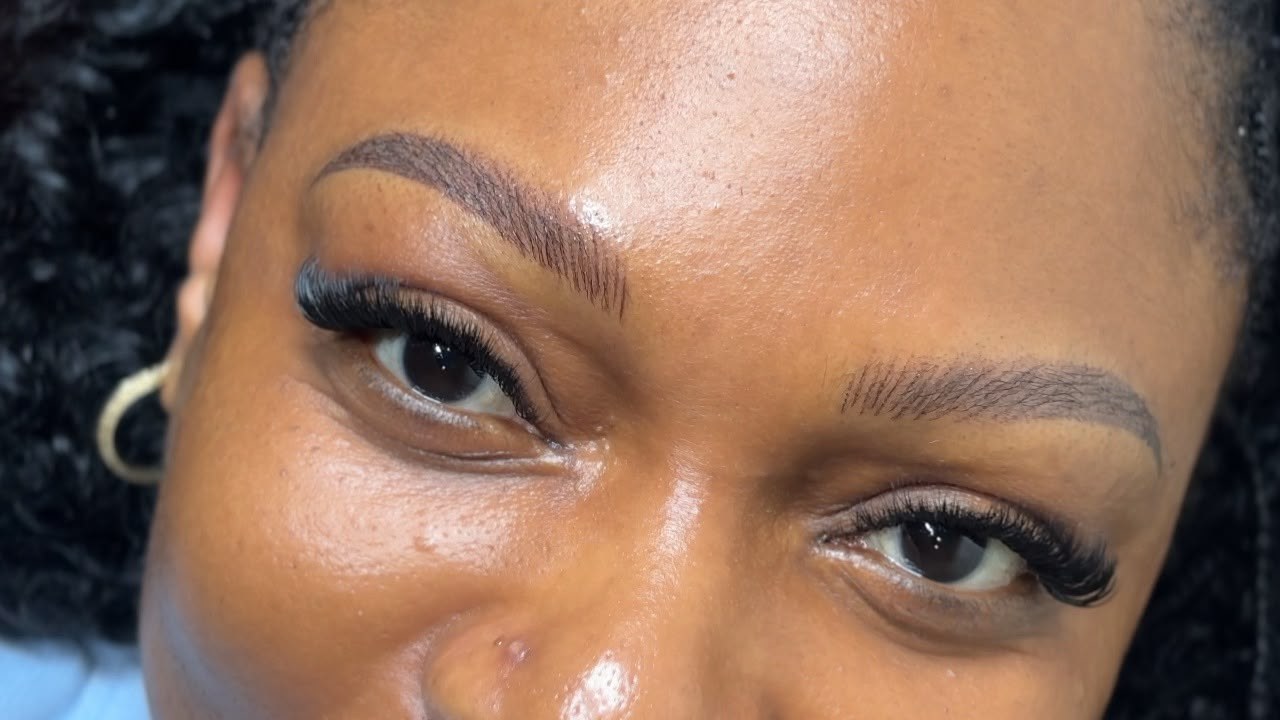 Nano brows with fine, natural hair strokes and full lashes